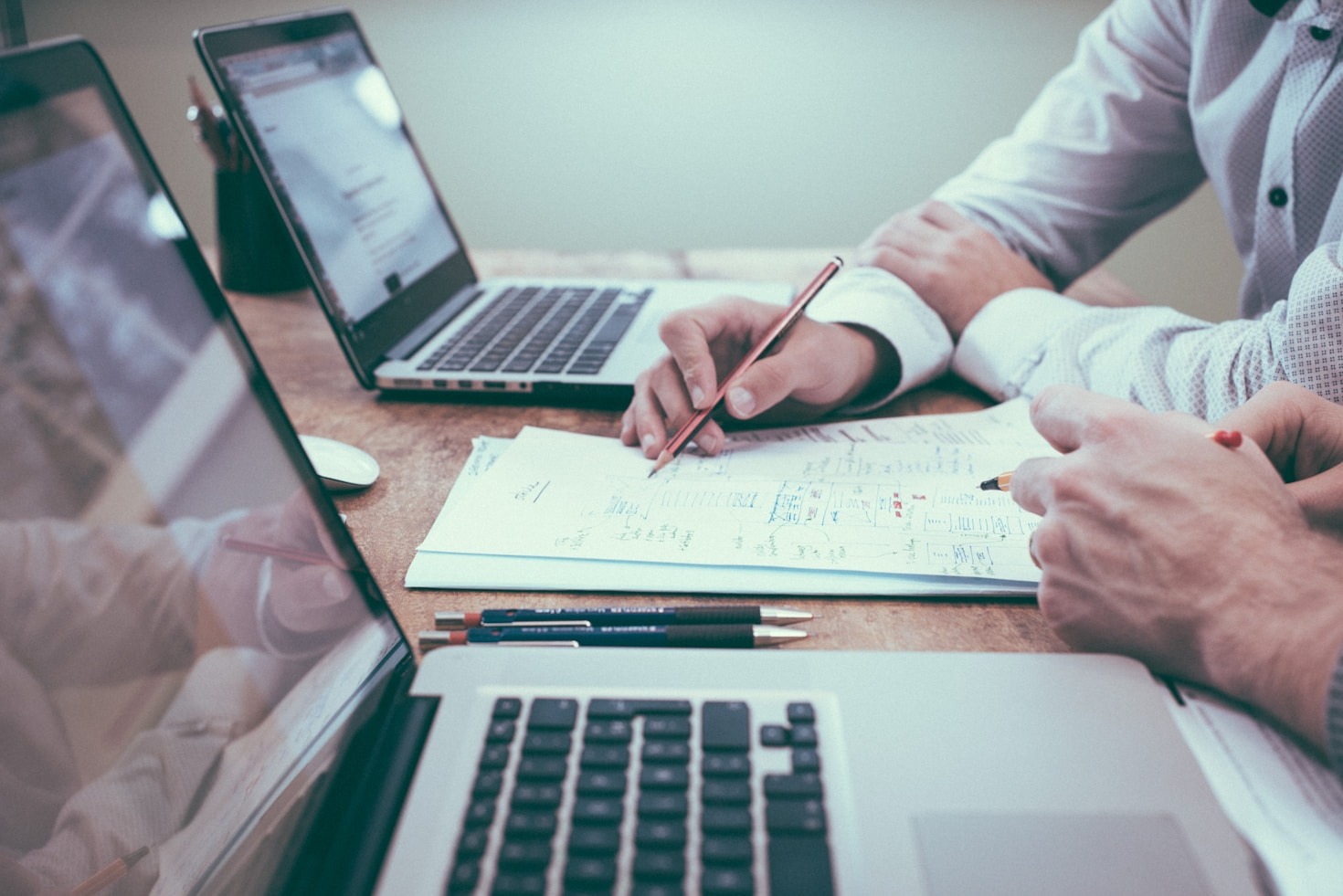 5 Ways Virtual Office Management Boosts Efficiency
